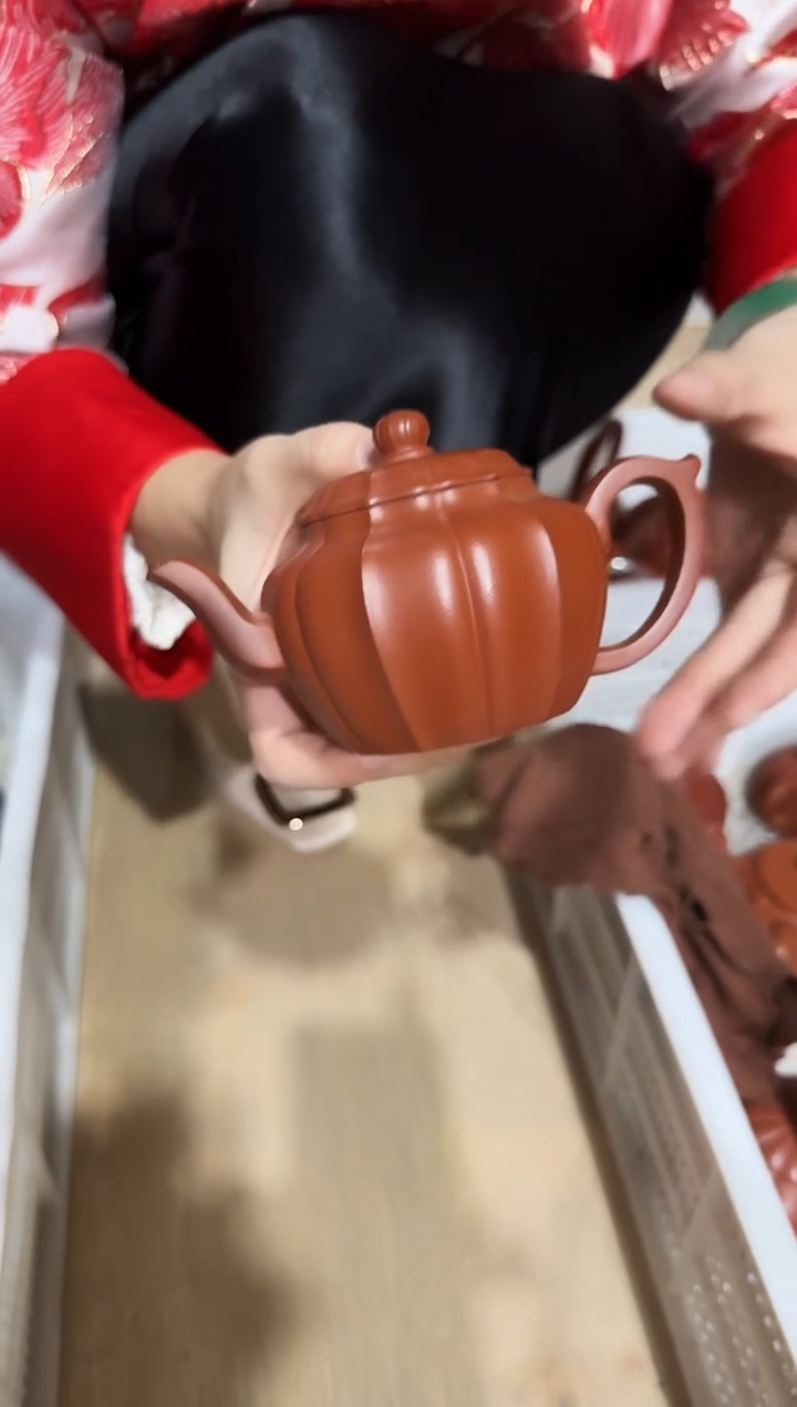 茶壶紫砂朱泥 筋纹宫灯