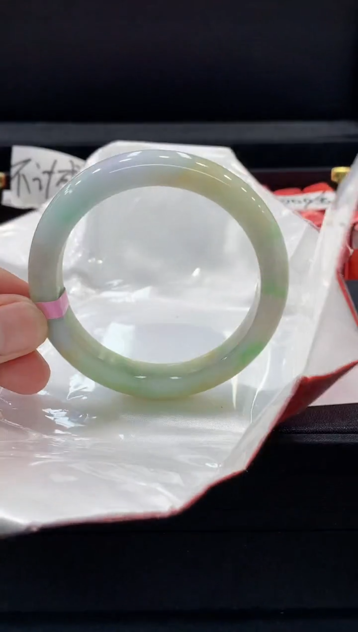 翡翠手镯未镶嵌手镯