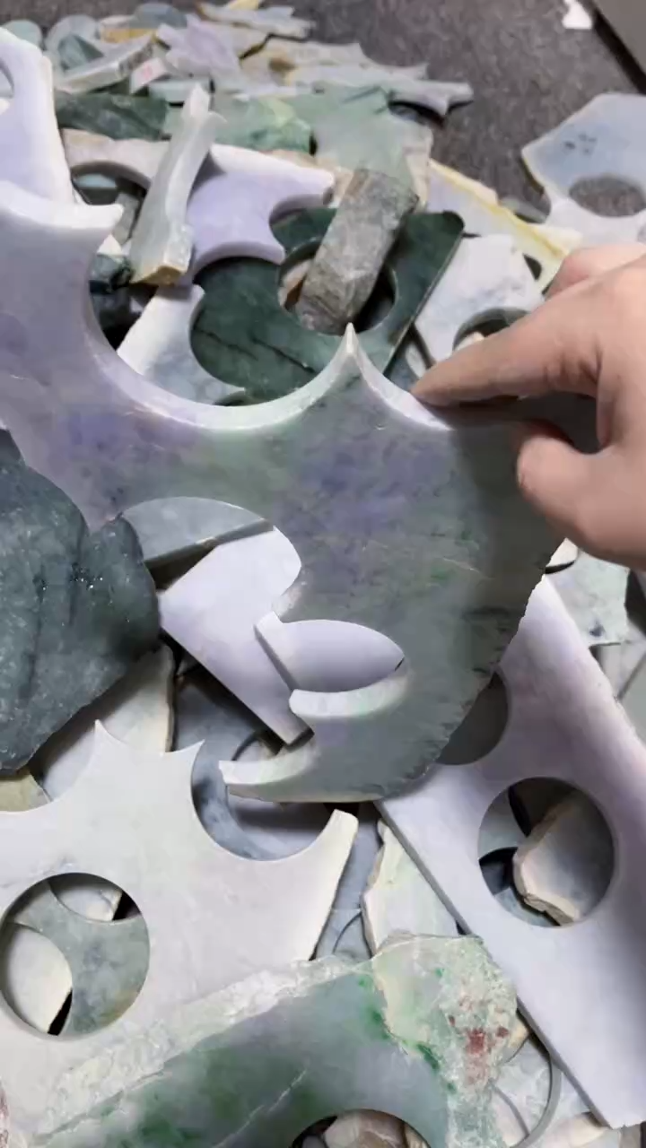 【闪购商品】翡翠挂件未镶嵌A货康壹025