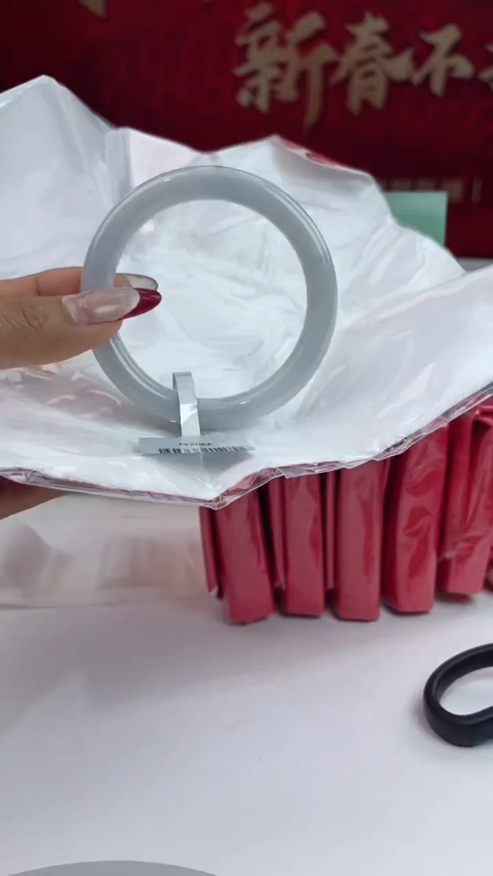 【闪购商品】翡翠手镯未镶嵌16翡翠手镯（微瑕）