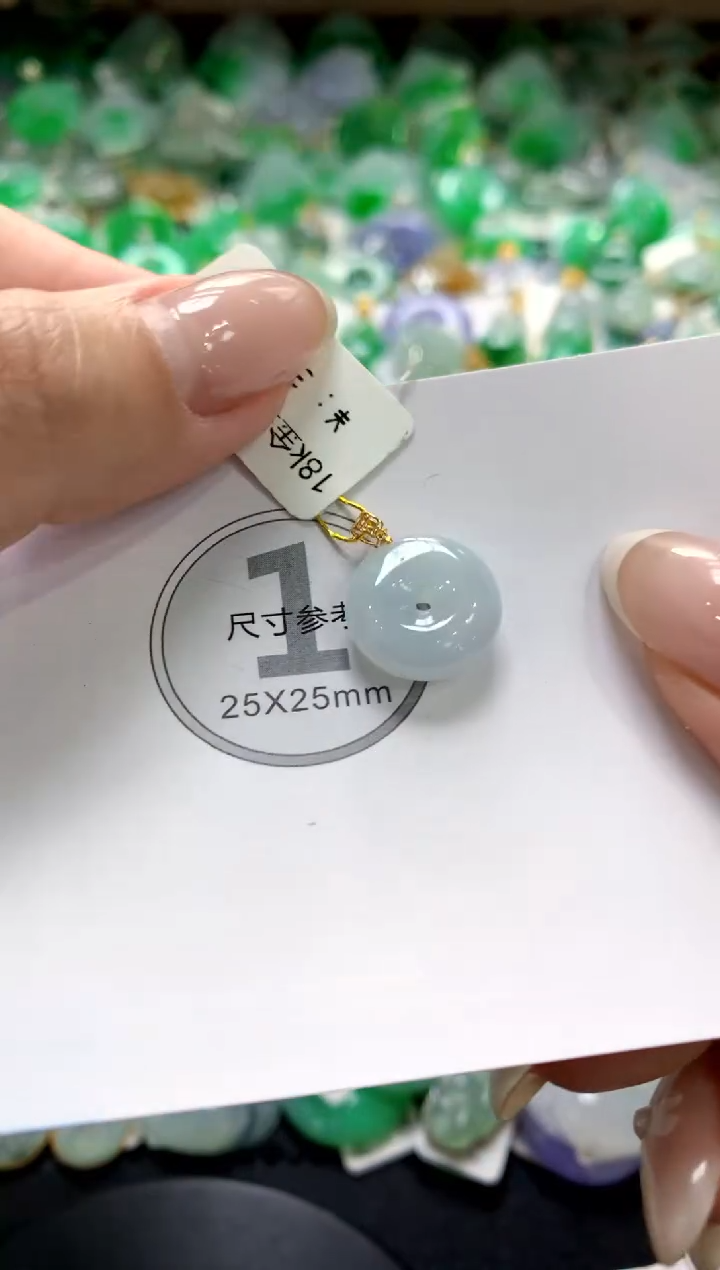 翡翠18K金镶嵌颈饰1111111111111111