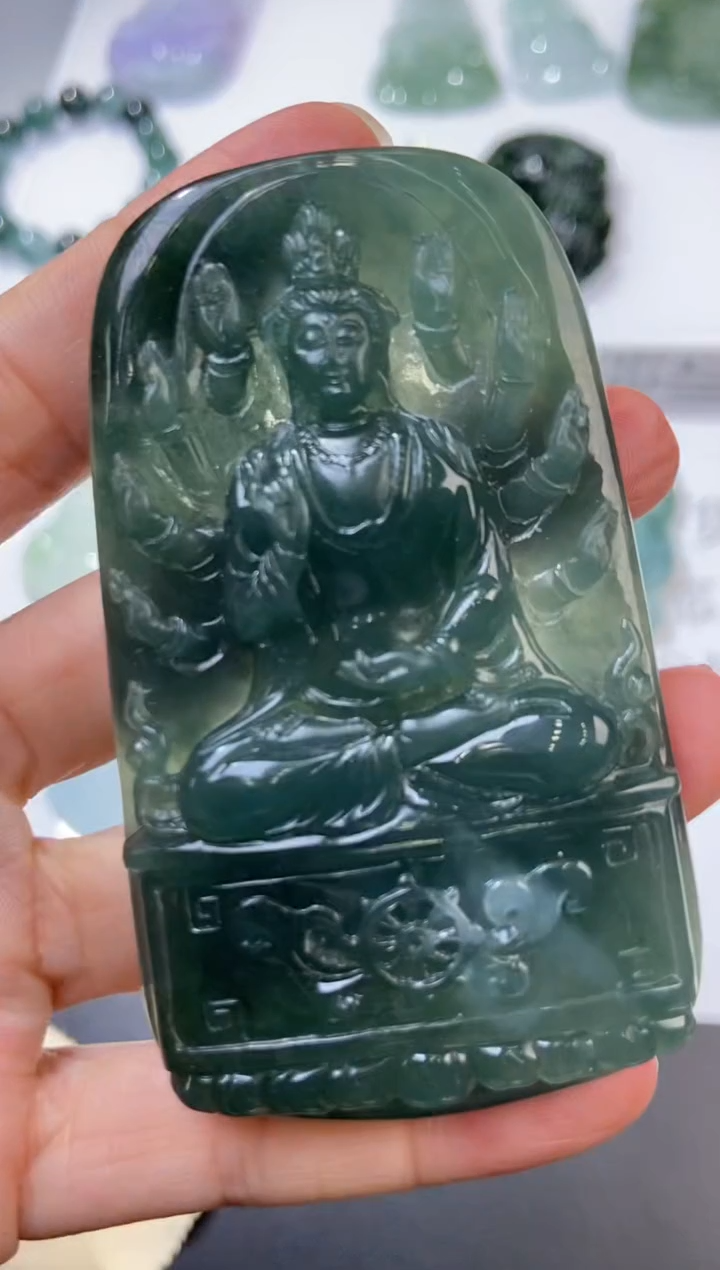 未镶嵌挂件翡翠379023   多人 