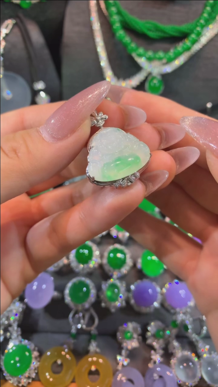 【闪购商品】翡翠吊坠(不含链)18K金镶嵌吊坠