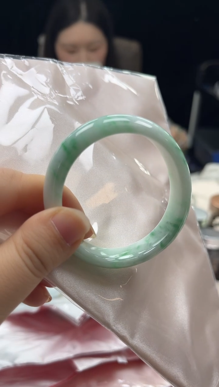 未镶嵌手镯翡翠0450549760