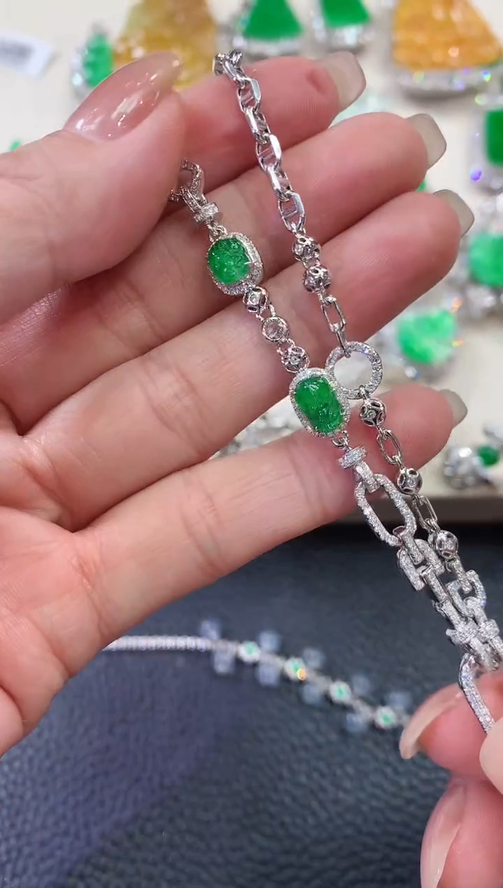 【闪购商品】翡翠吊坠(不含链)18K金镶嵌B110