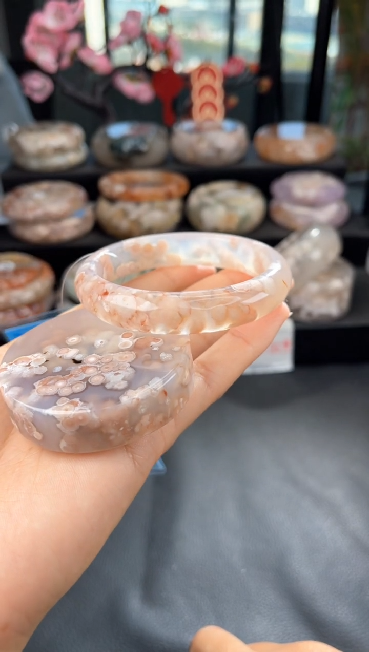 【闪购商品】石英质玉手镯未镶嵌58