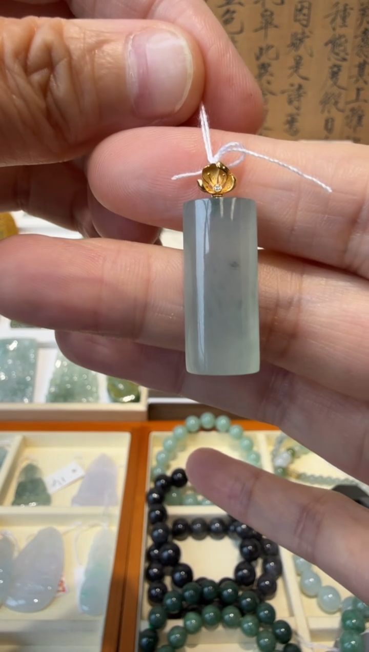 翡翠挂件18K金镶嵌A货翡翠多样性孤品
