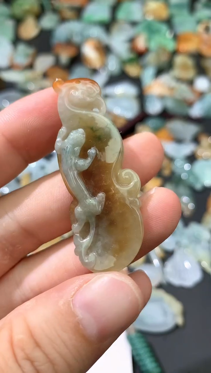 翡翠未镶嵌颈饰吊坠