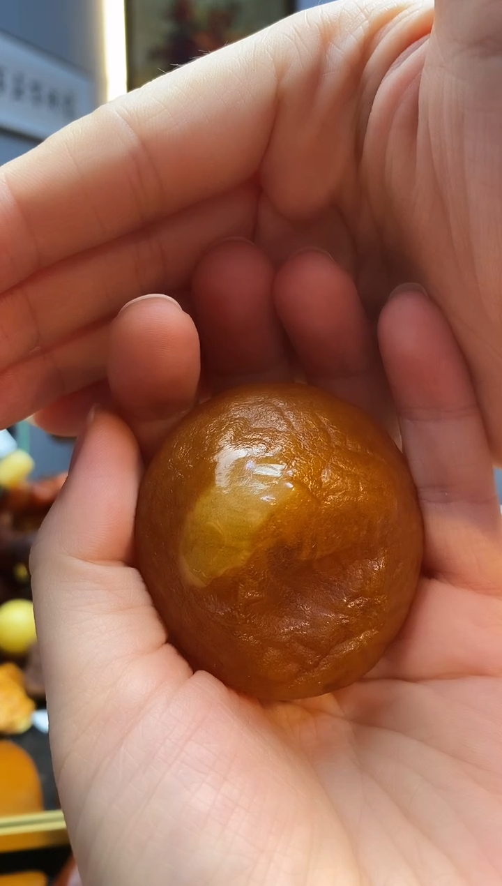 琥珀颈饰未镶嵌把件