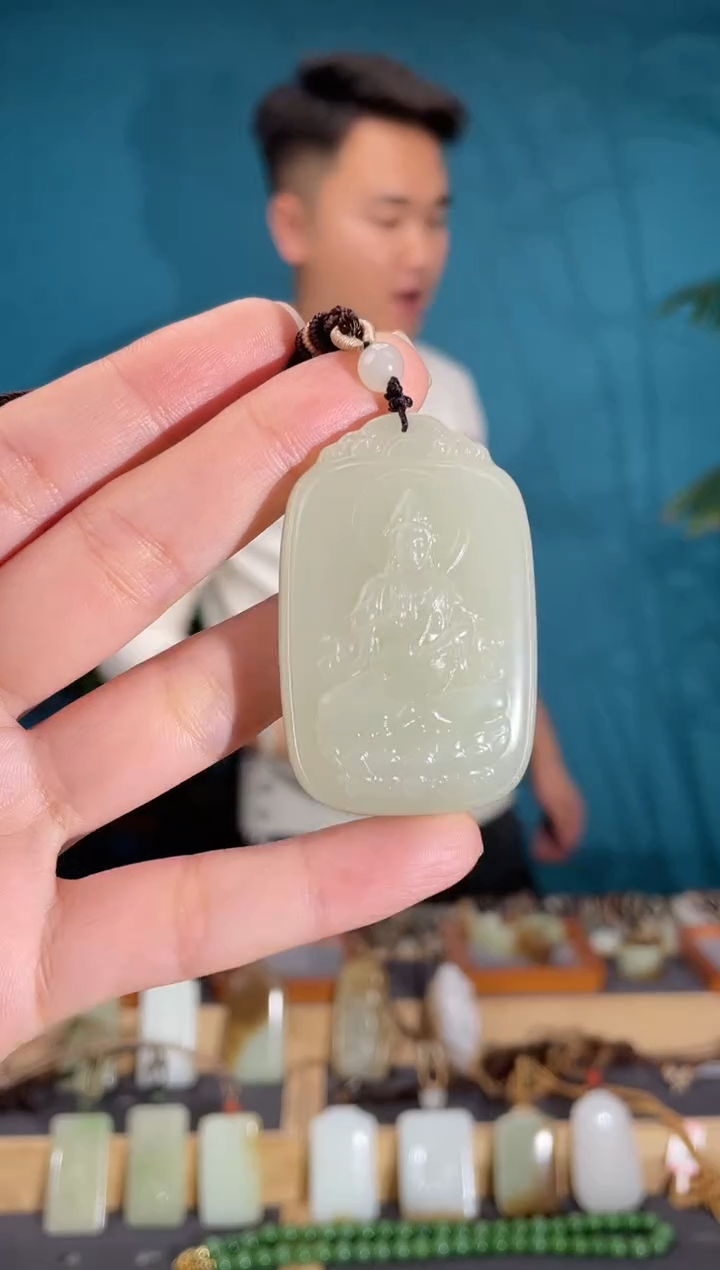 颈饰未镶嵌和田玉1