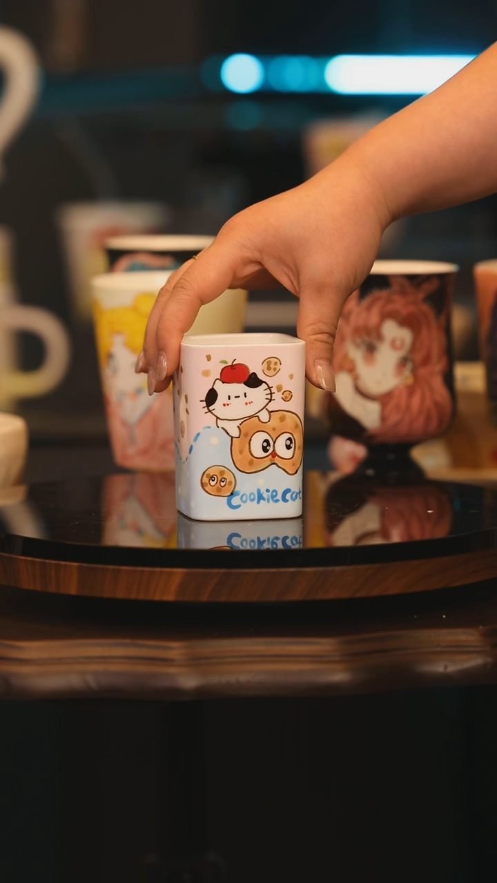 【闪购商品】摆件景德镇釉下彩绘设计师款陶瓷