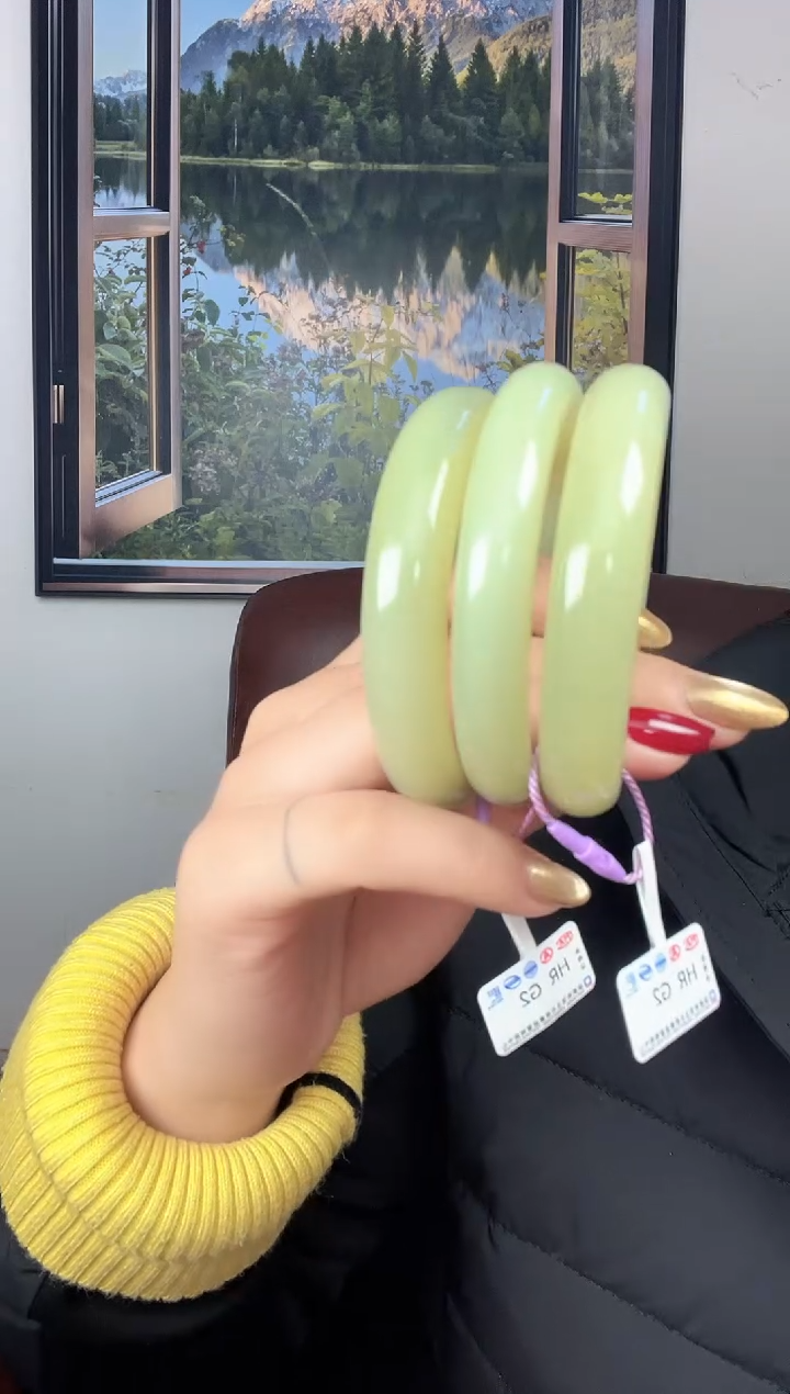 未镶嵌手镯和田玉黄玉手镯手镯多样性发其一圈口52-63