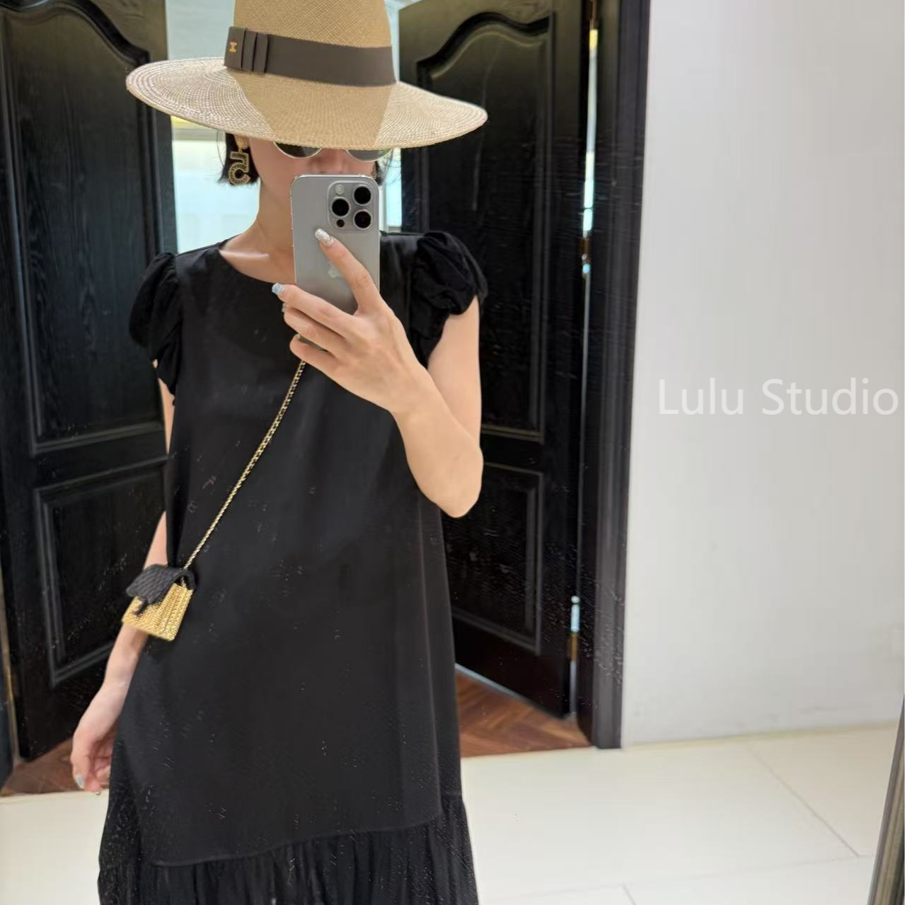 【LULU】（现货）简雅黑羽’设计感拼接花苞袖连衣裙   SSL11110