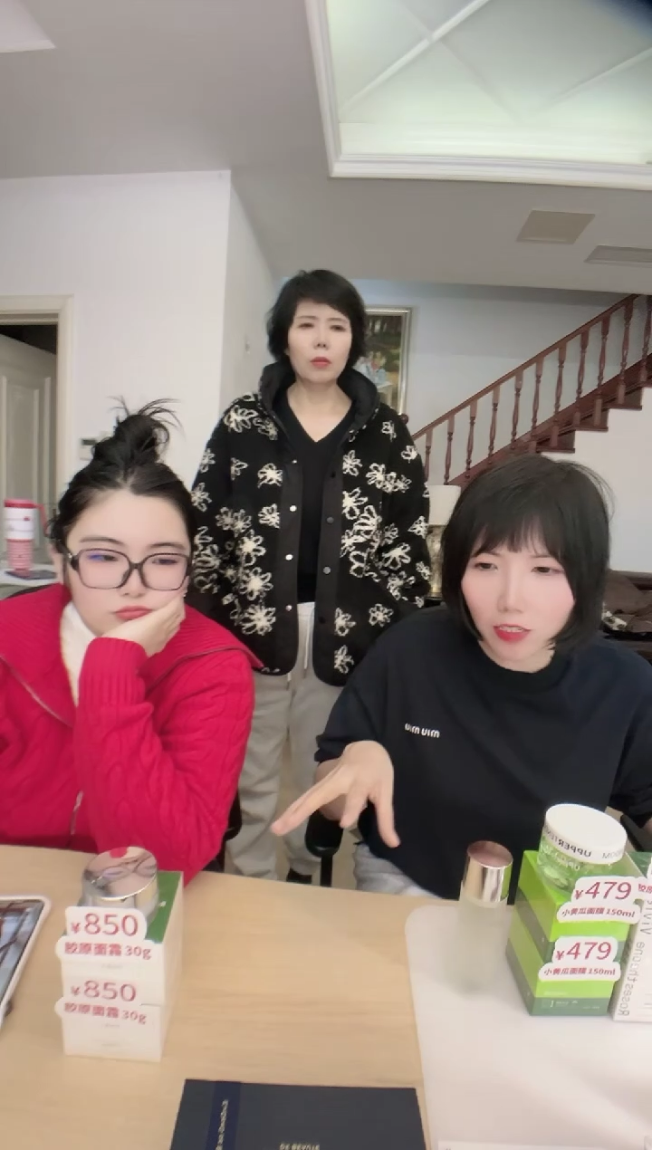 355黑色私人订制衣服一件