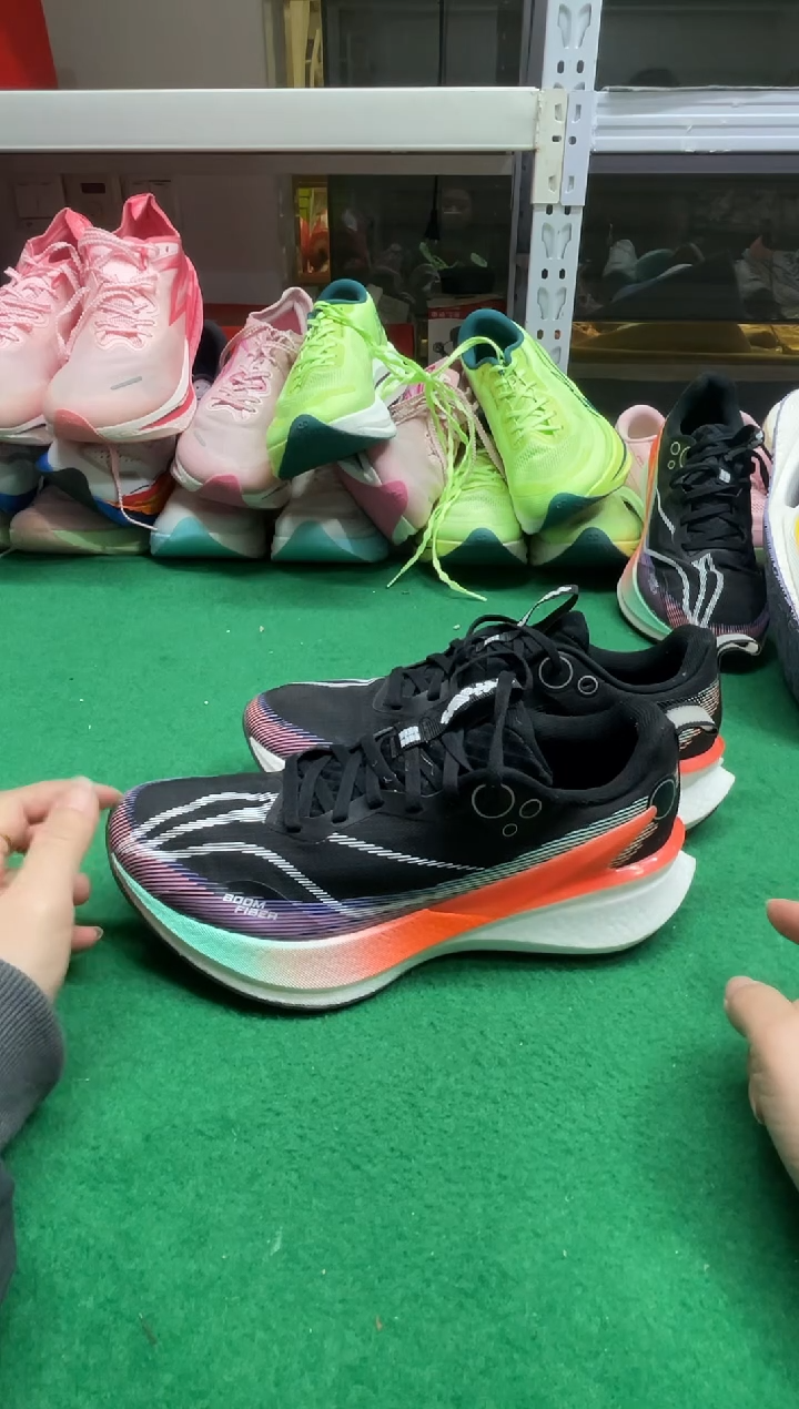 冯****?这是个大鞋店家的鞋485