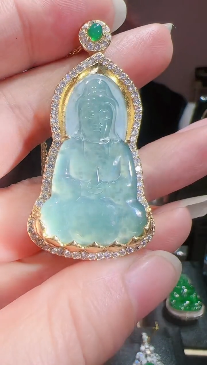 【闪购商品】翡翠颈饰未镶嵌202521253