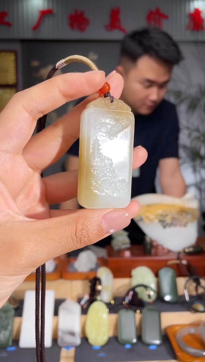 和田玉未镶嵌颈饰1