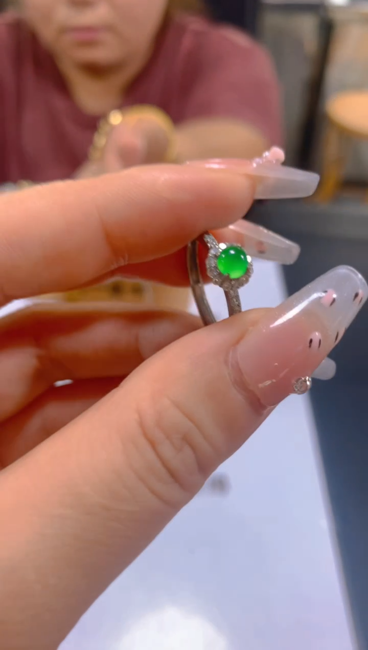 未镶嵌戒指翡翠多样性发一