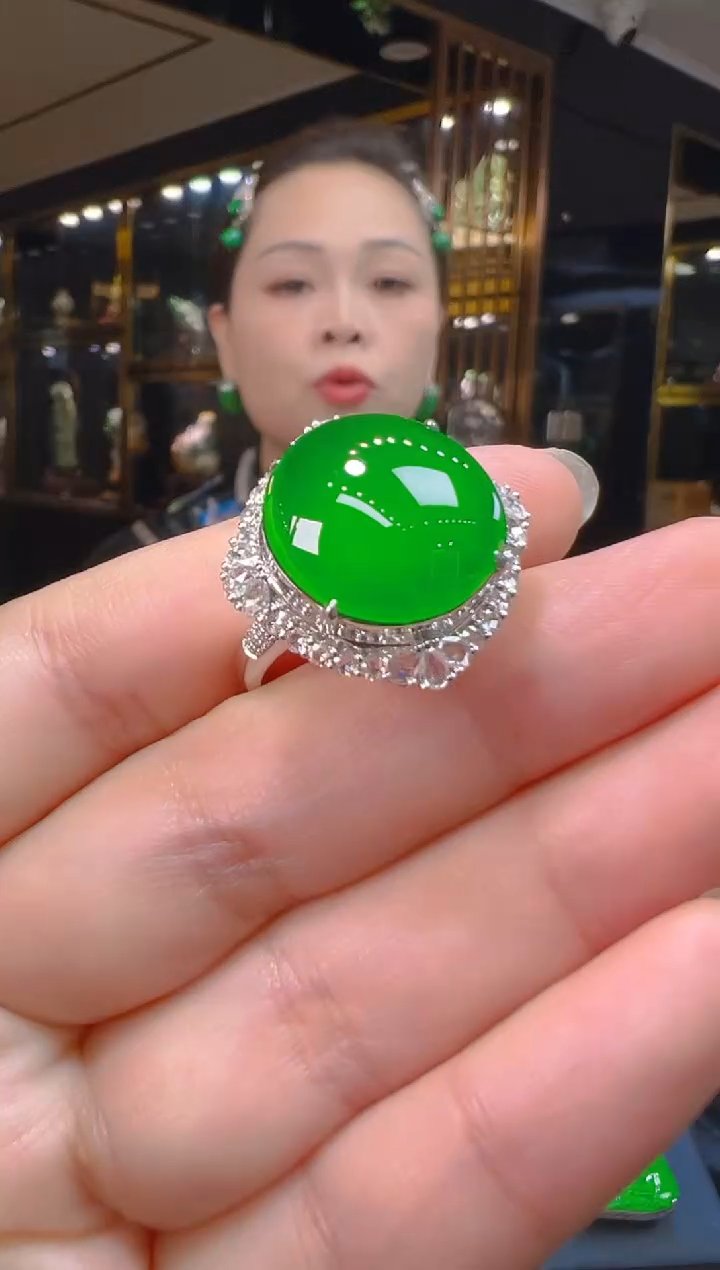 18K金镶嵌戒指翡翠028 