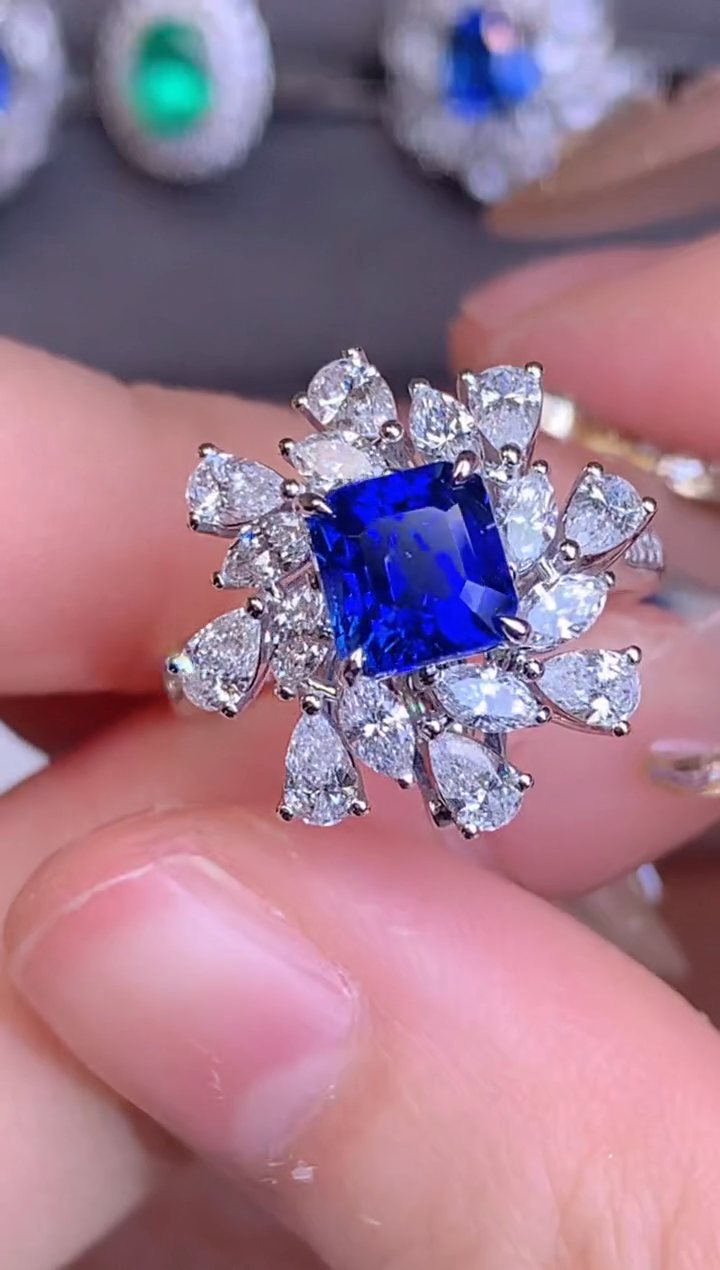 【闪购商品】蓝宝石戒指18K金镶嵌2.38CT