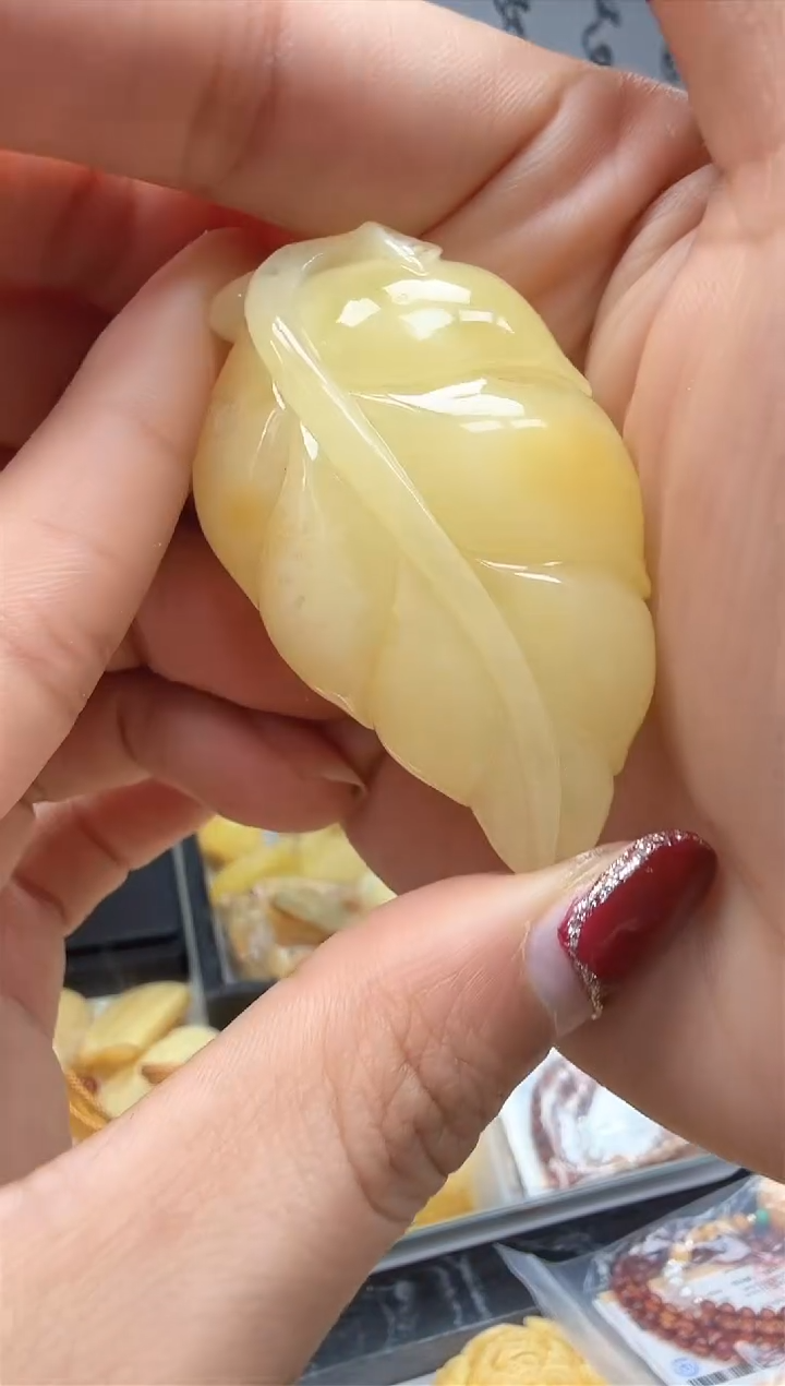 【闪购商品】琥珀裸石未镶嵌挂坠