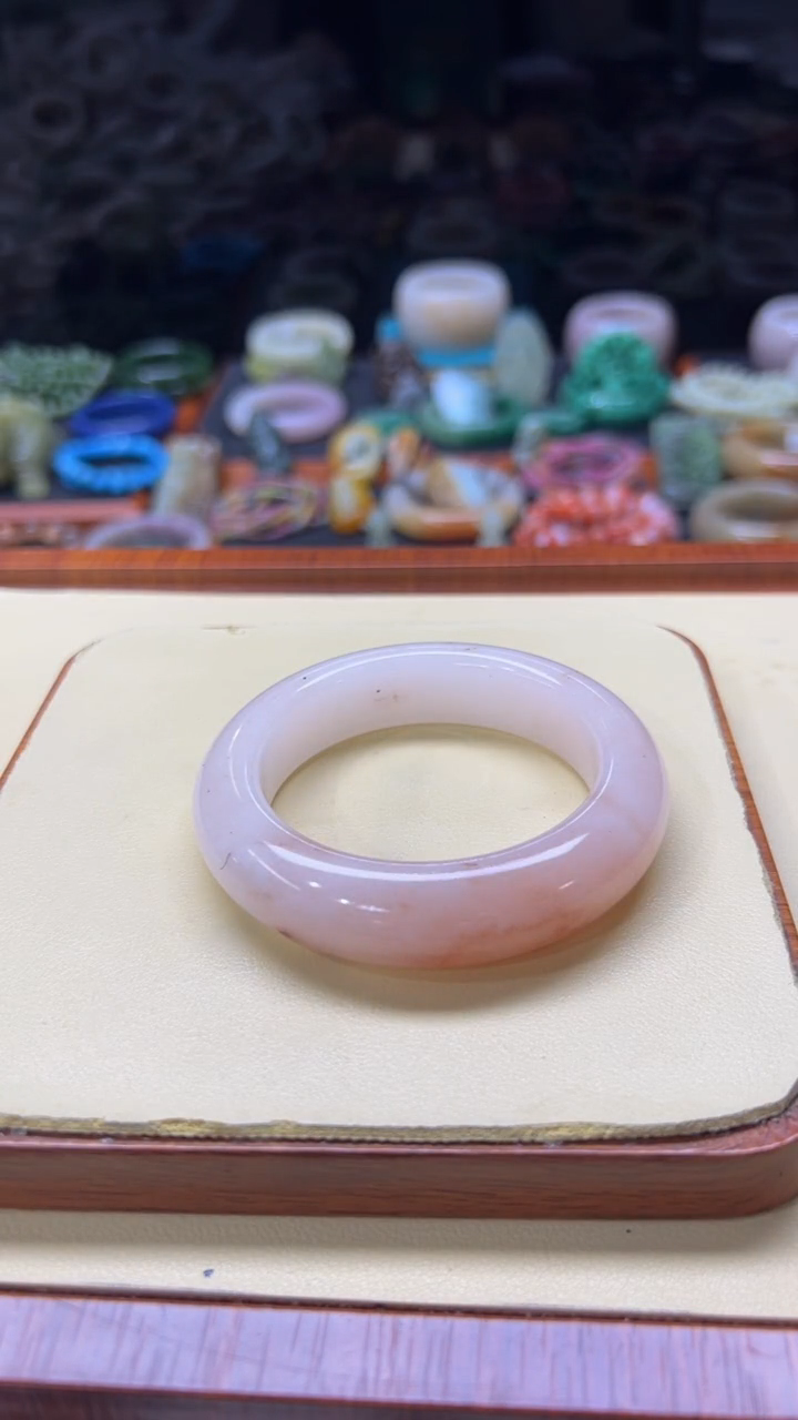 未镶嵌手镯石英质玉小****温189