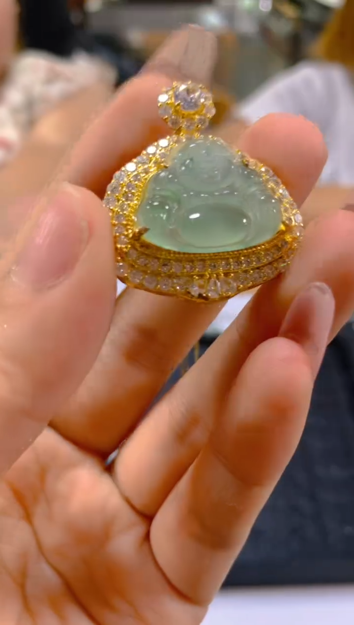 翡翠未镶嵌颈饰多样性发一