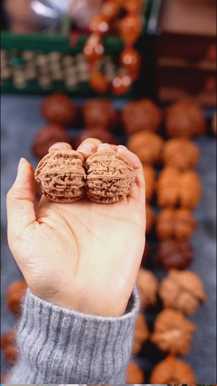 文玩核桃精品三角白