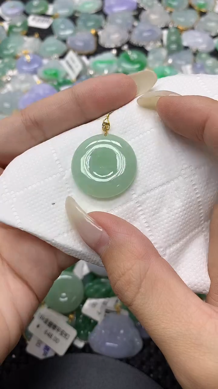 颈饰18K金镶嵌翡翠 11111111111