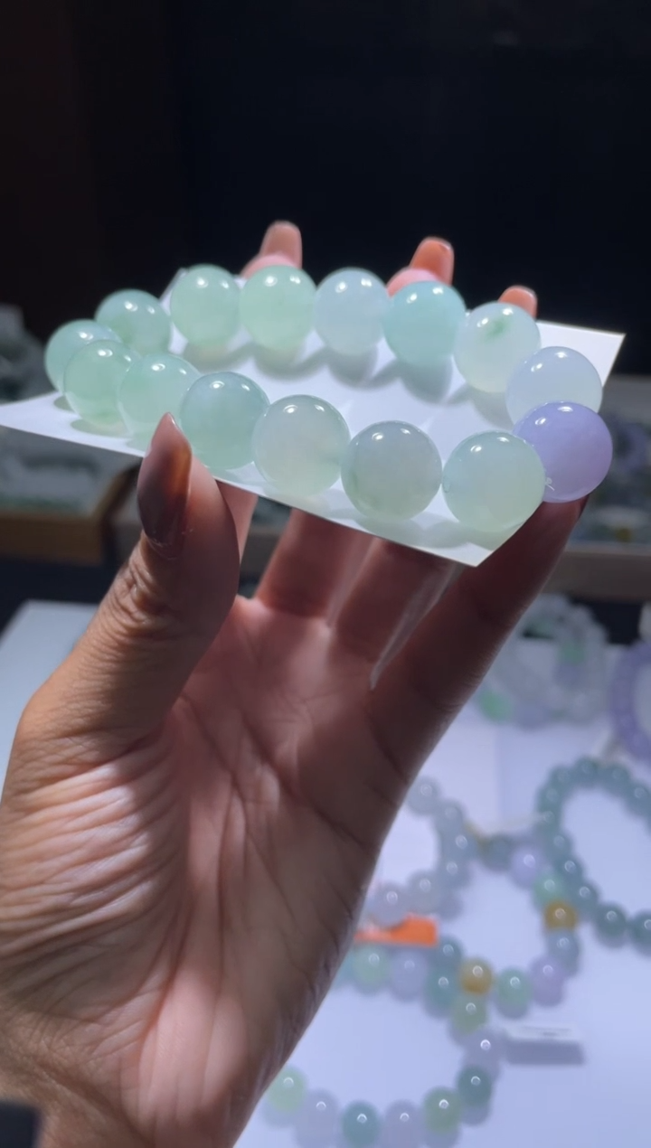 定制翡翠未镶嵌翡翠手串