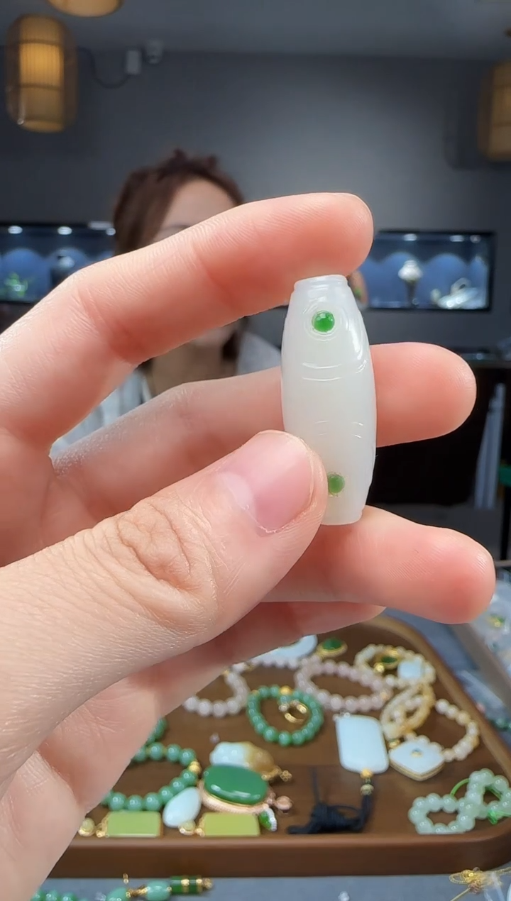 和田玉未镶嵌吊坠(不含链)1