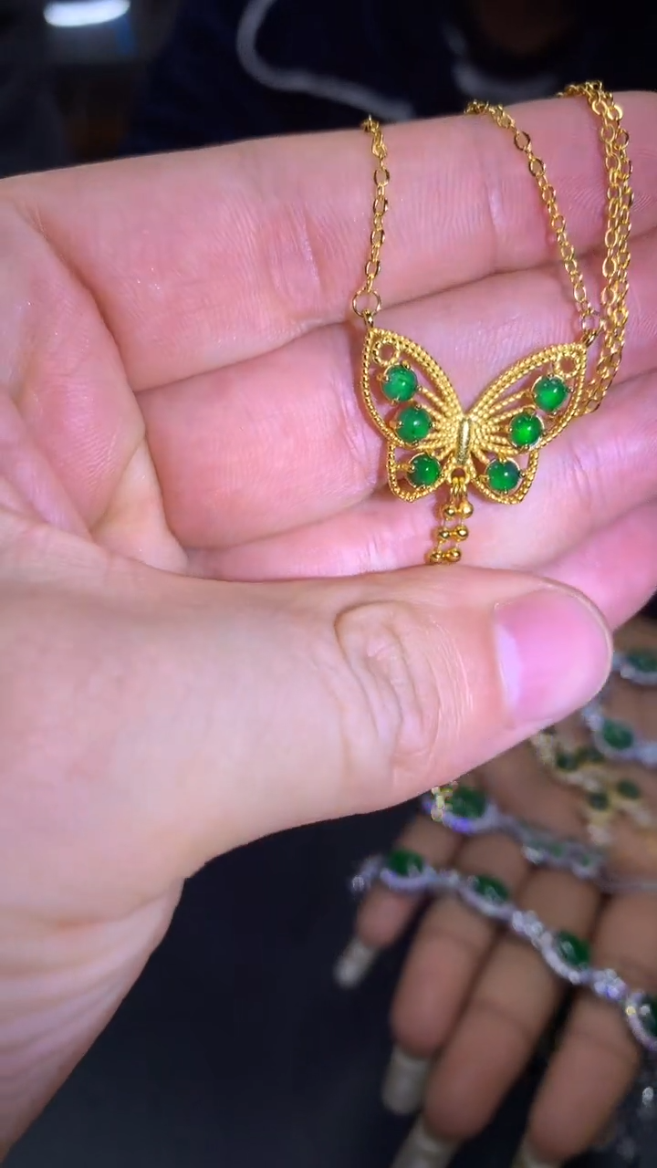 【闪购商品】翡翠吊坠(赠链)未镶嵌0698921646/多样性发一