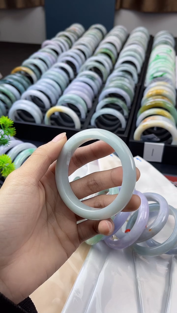 【闪购商品】翡翠手镯未镶嵌翡翠1