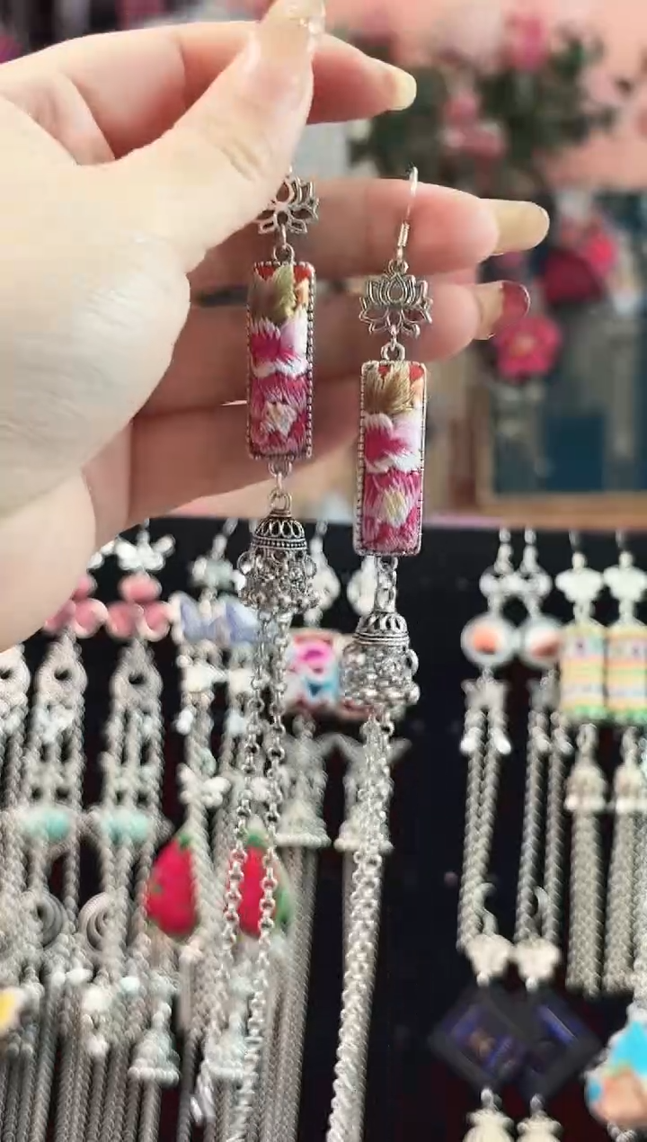 艺枝独绣手工饰品602