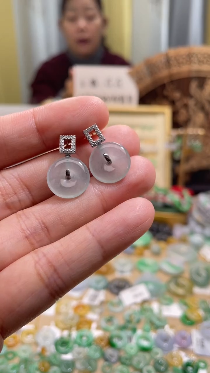 颈饰未镶嵌翡翠平安扣耳钉一对