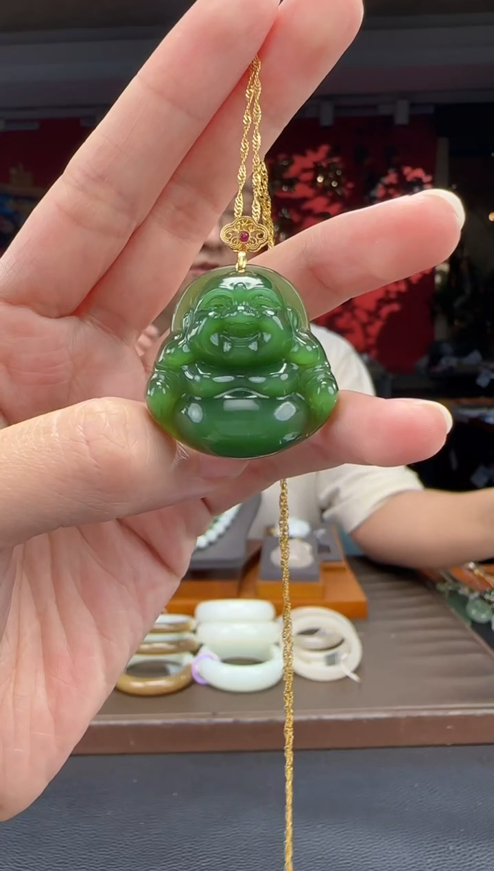 颈饰18K金镶嵌和田玉碧玉猫佛公