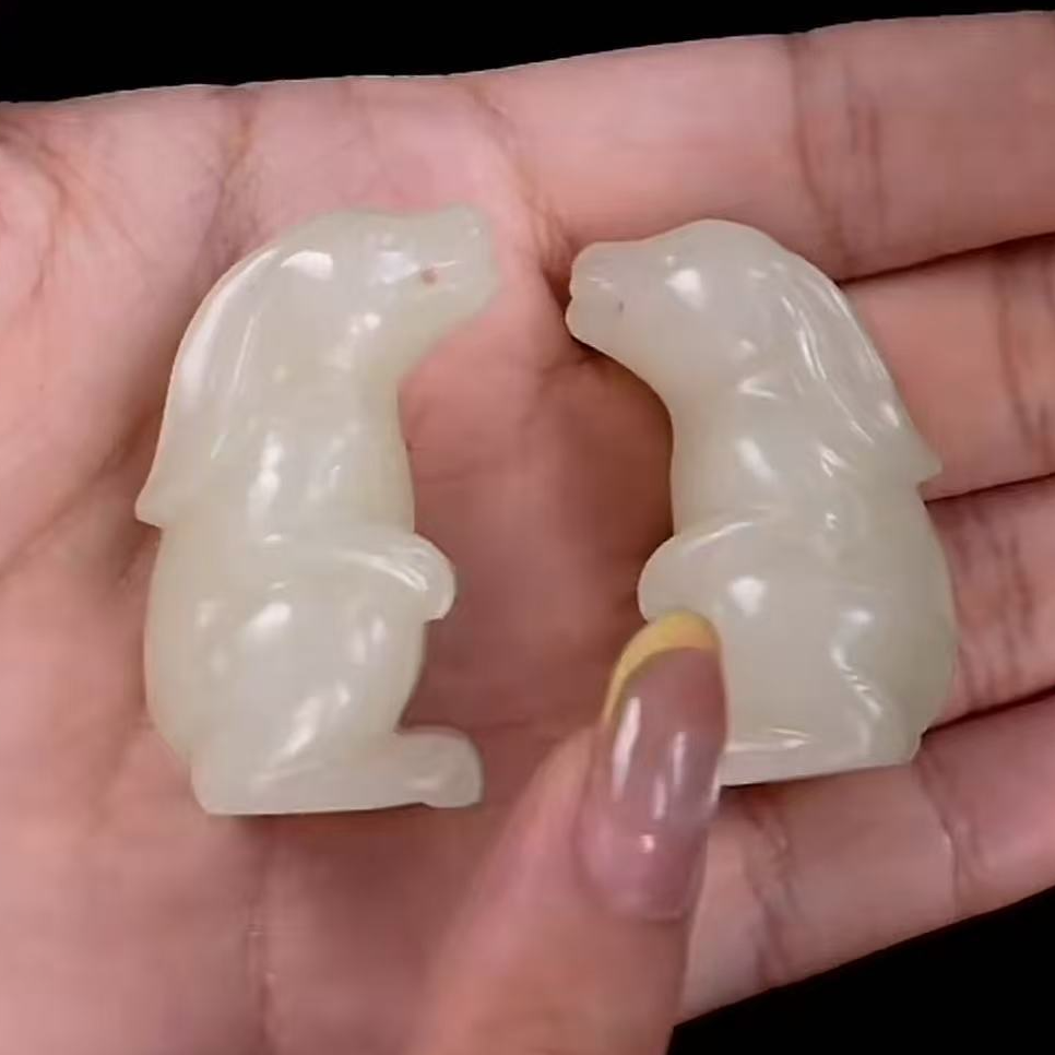 清代和田玉玉兔摆件