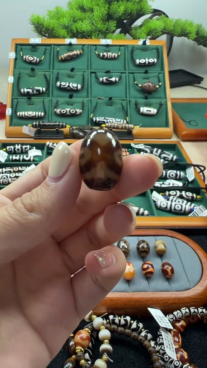 玛瑙/玉髓（覆膜）颈饰未镶嵌44.（微瑕随机发货)