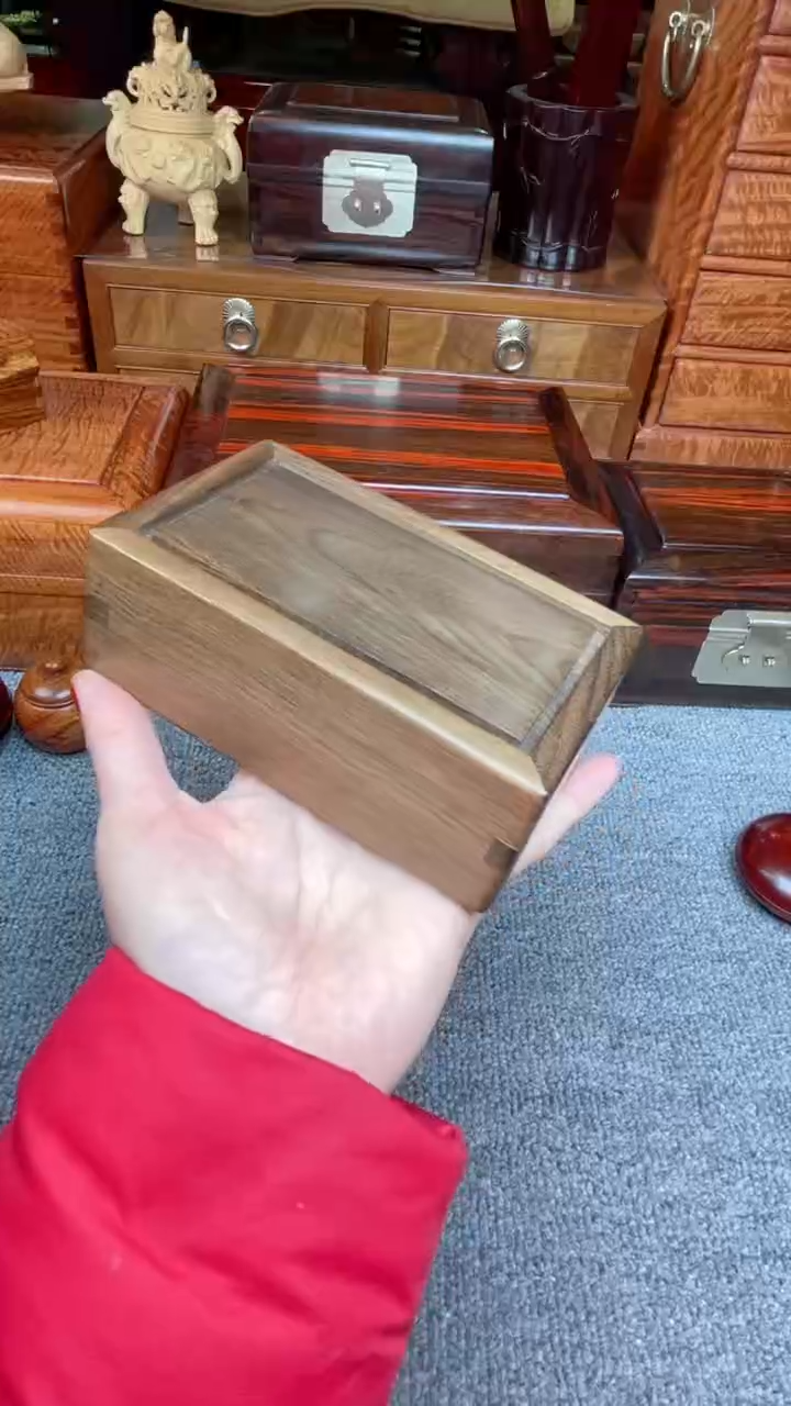 老板娘推荐金丝楠机关盒