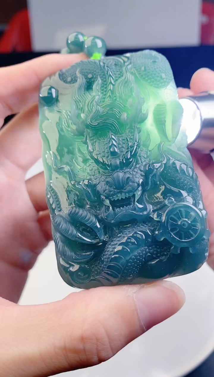 颈饰未镶嵌翡翠1