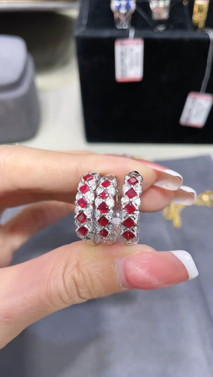 【闪购商品】红宝石戒指18K金镶嵌多样性发其一