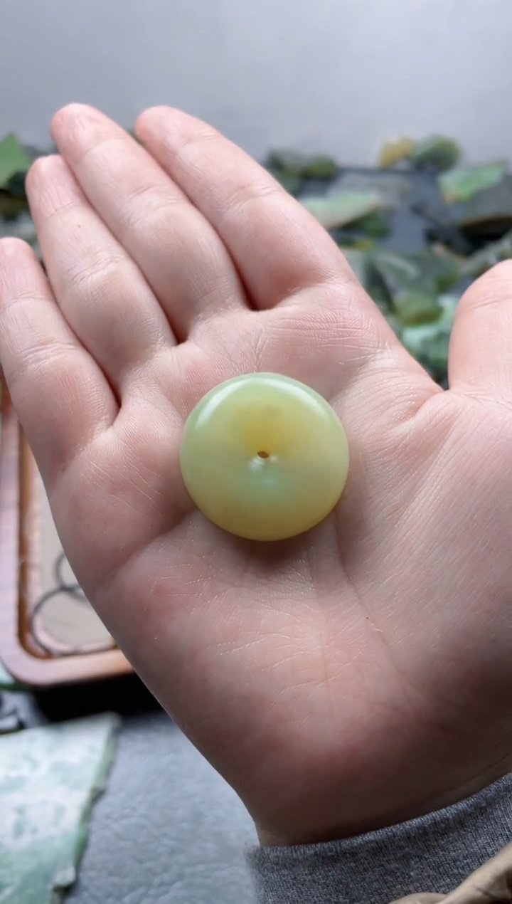 颈饰合金和田玉微瑕平安扣