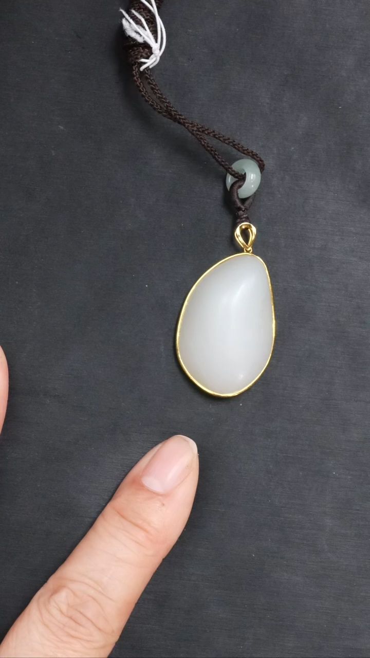 【闪购商品】和田玉吊坠(不含链)18K金镶嵌13.4克和田玉原石