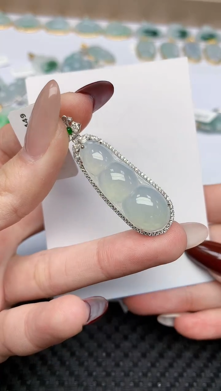 【闪购商品】翡翠颈饰18K金镶嵌天然翡翠a货