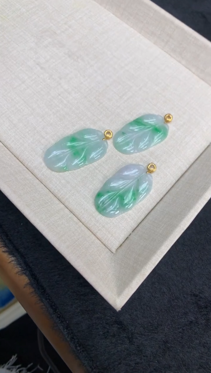 【闪购商品】翡翠颈饰18K金镶嵌叶子 多样性发（1件）