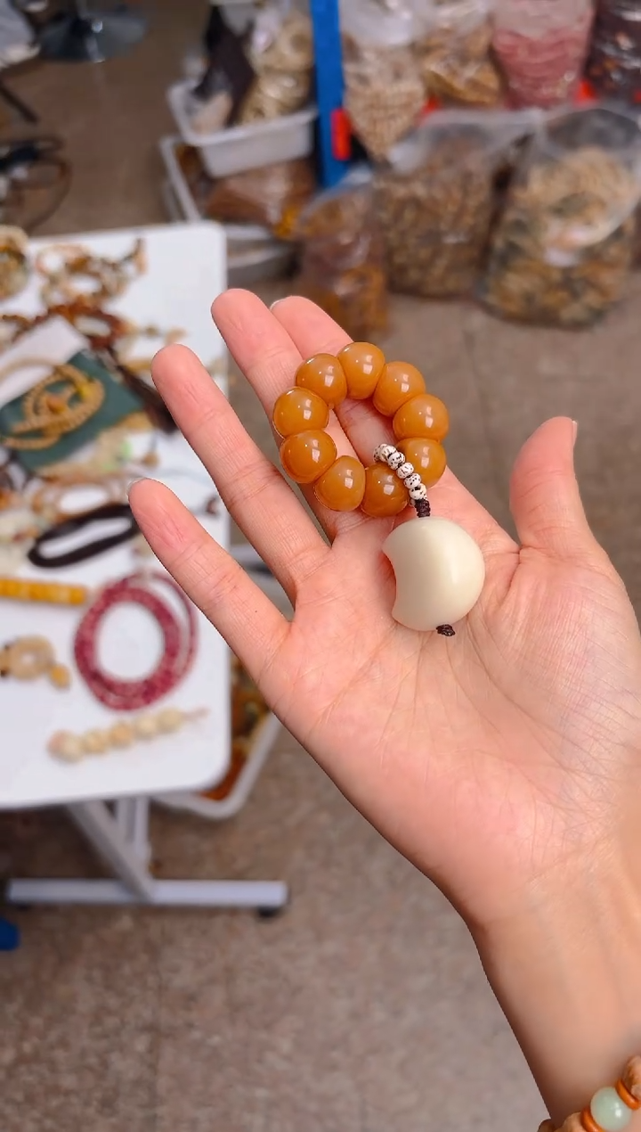 吊坠菩提根/象牙果K11   月呀