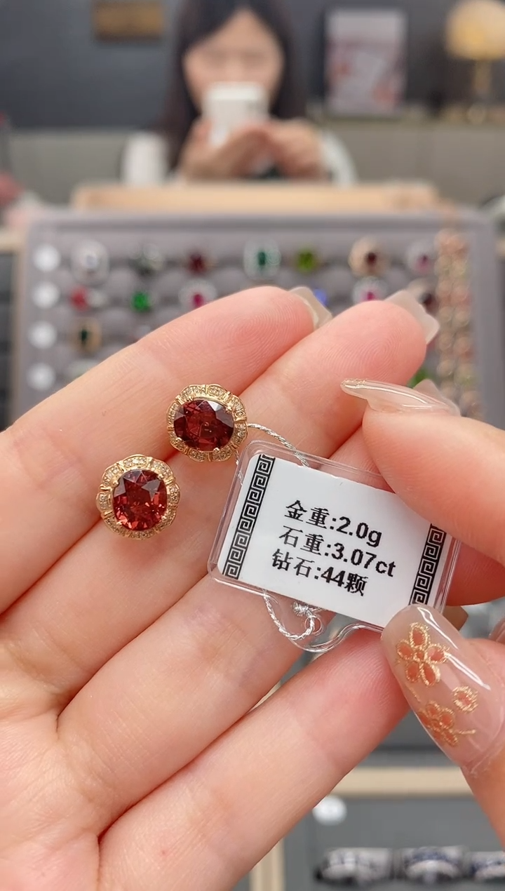 【闪购商品】碧玺耳饰18K金镶嵌3.07 配钻 