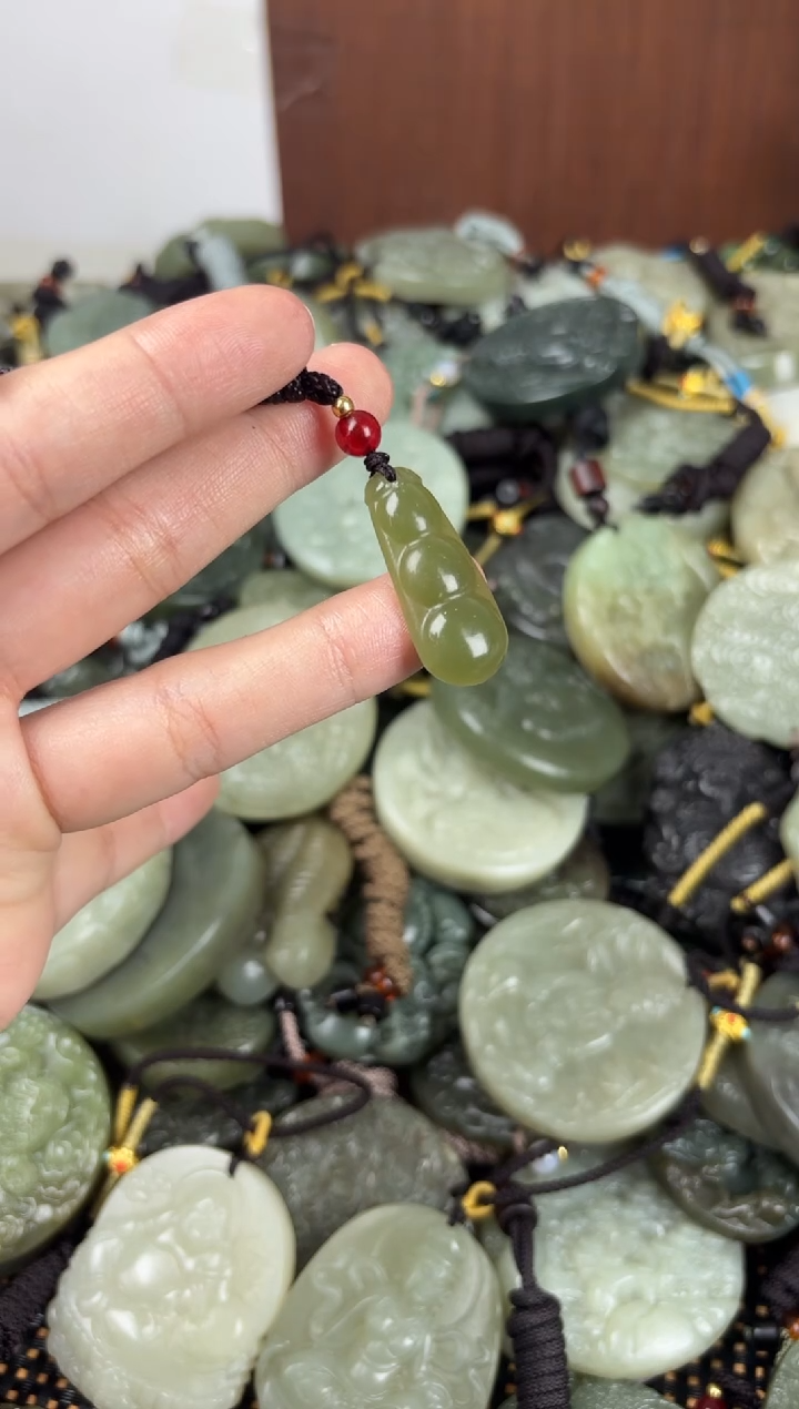 【闪购商品】和田玉颈饰未镶嵌1