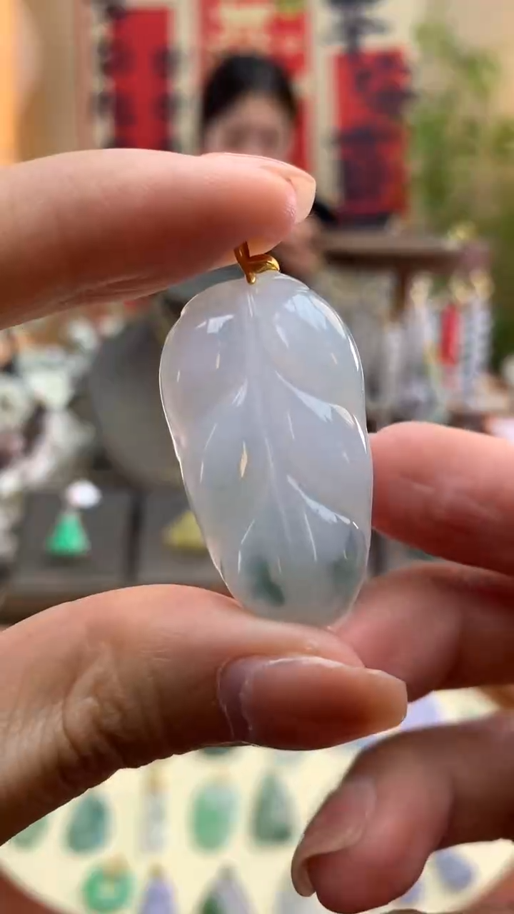 【闪购商品】翡翠颈饰18K金镶嵌叶子
