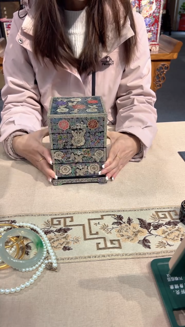 【闪购商品】黑底白边·弘贝雅螺钿漆器文化馆